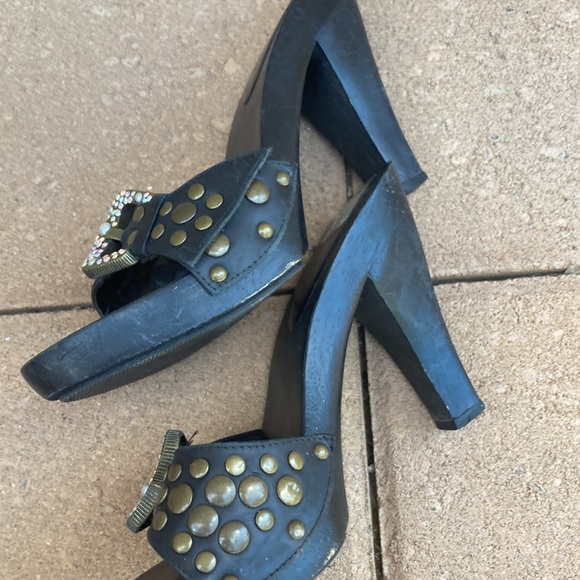 MIA women’s size 6 wooden clogs heels with rhinestone buckle - Picture 8 of 14